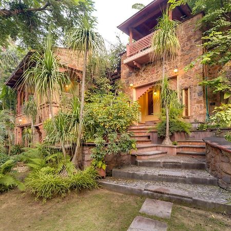 Hostie Chinar Haveli - Heritage Home With Pool, غورغاون المظهر الخارجي الصورة