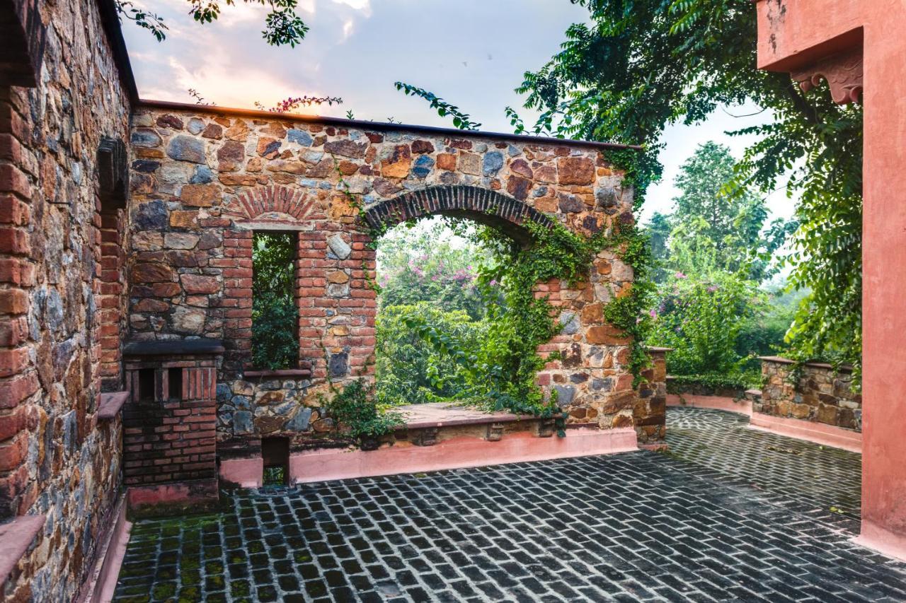 Hostie Chinar Haveli - Heritage Home With Pool, غورغاون المظهر الخارجي الصورة