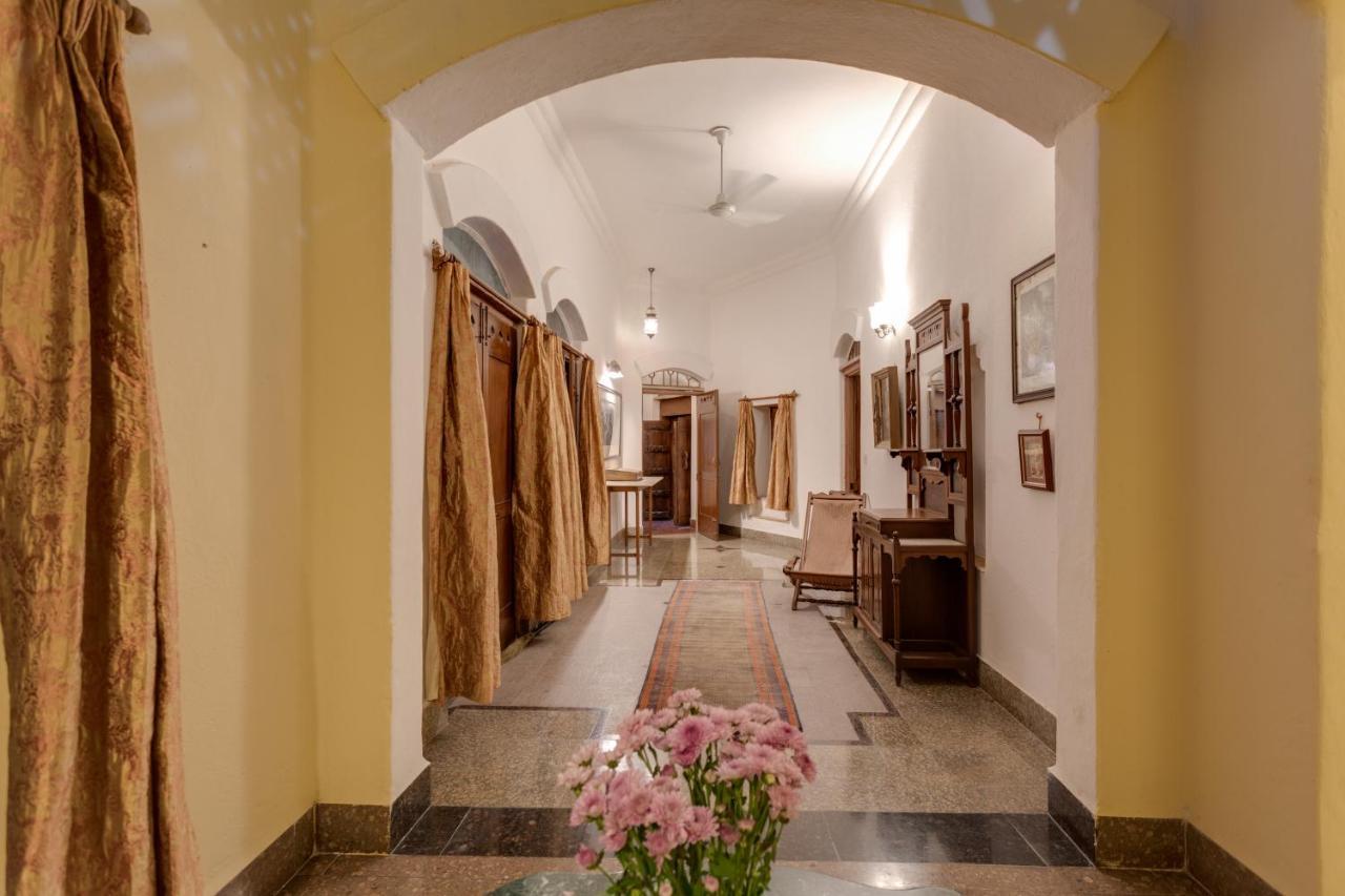 Hostie Chinar Haveli - Heritage Home With Pool, غورغاون المظهر الخارجي الصورة
