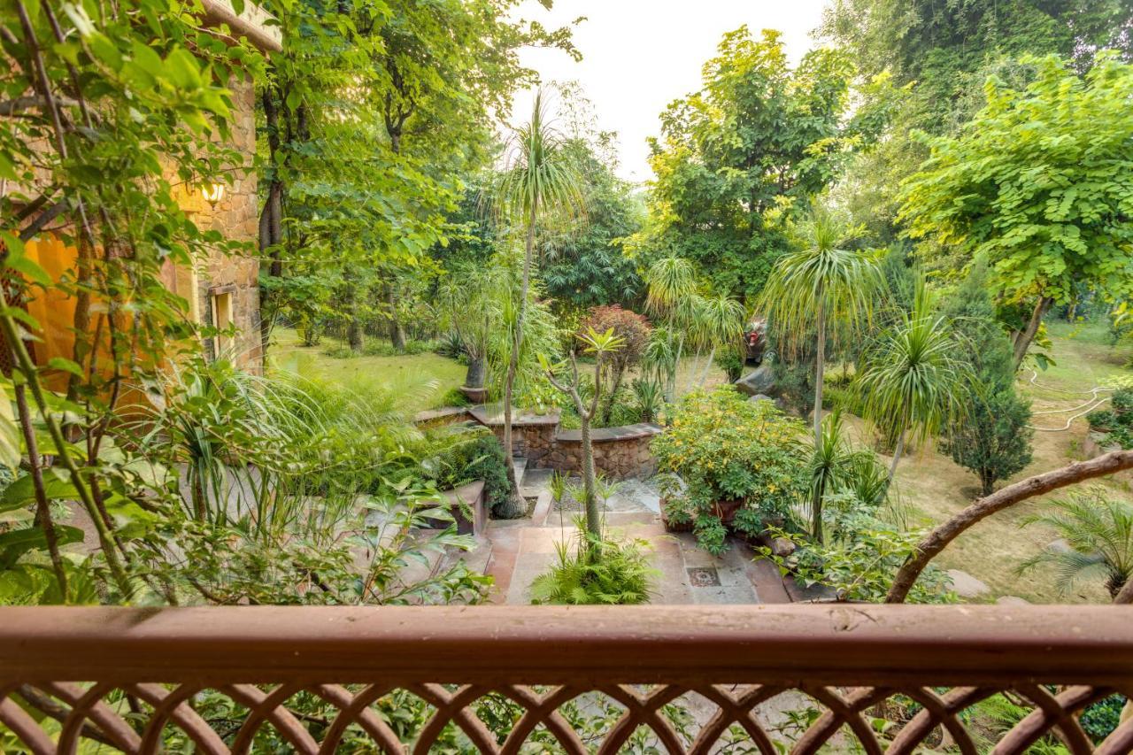 Hostie Chinar Haveli - Heritage Home With Pool, غورغاون المظهر الخارجي الصورة