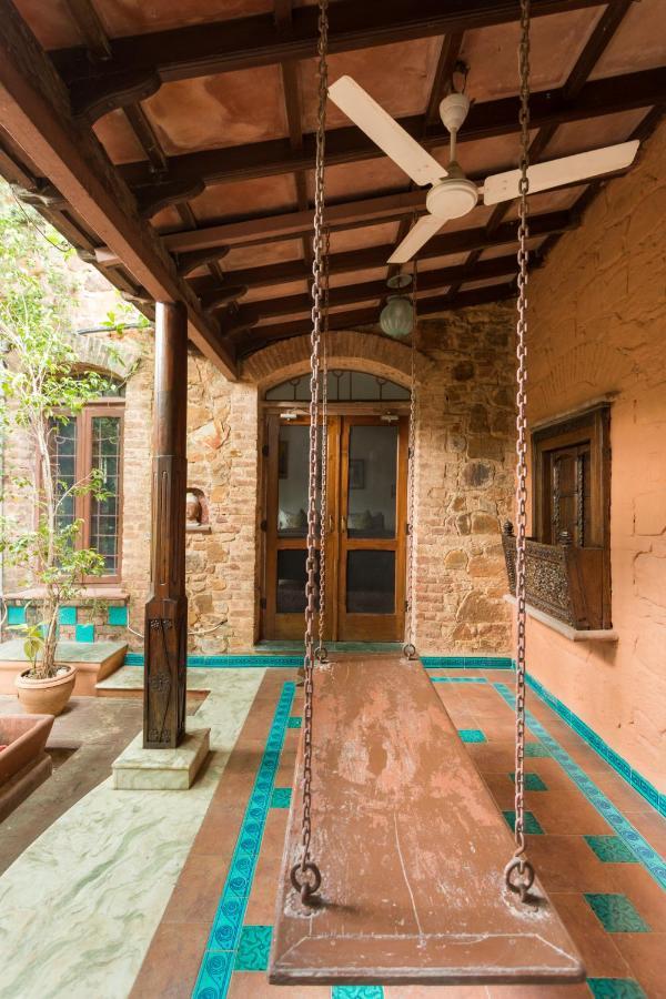 Hostie Chinar Haveli - Heritage Home With Pool, غورغاون المظهر الخارجي الصورة