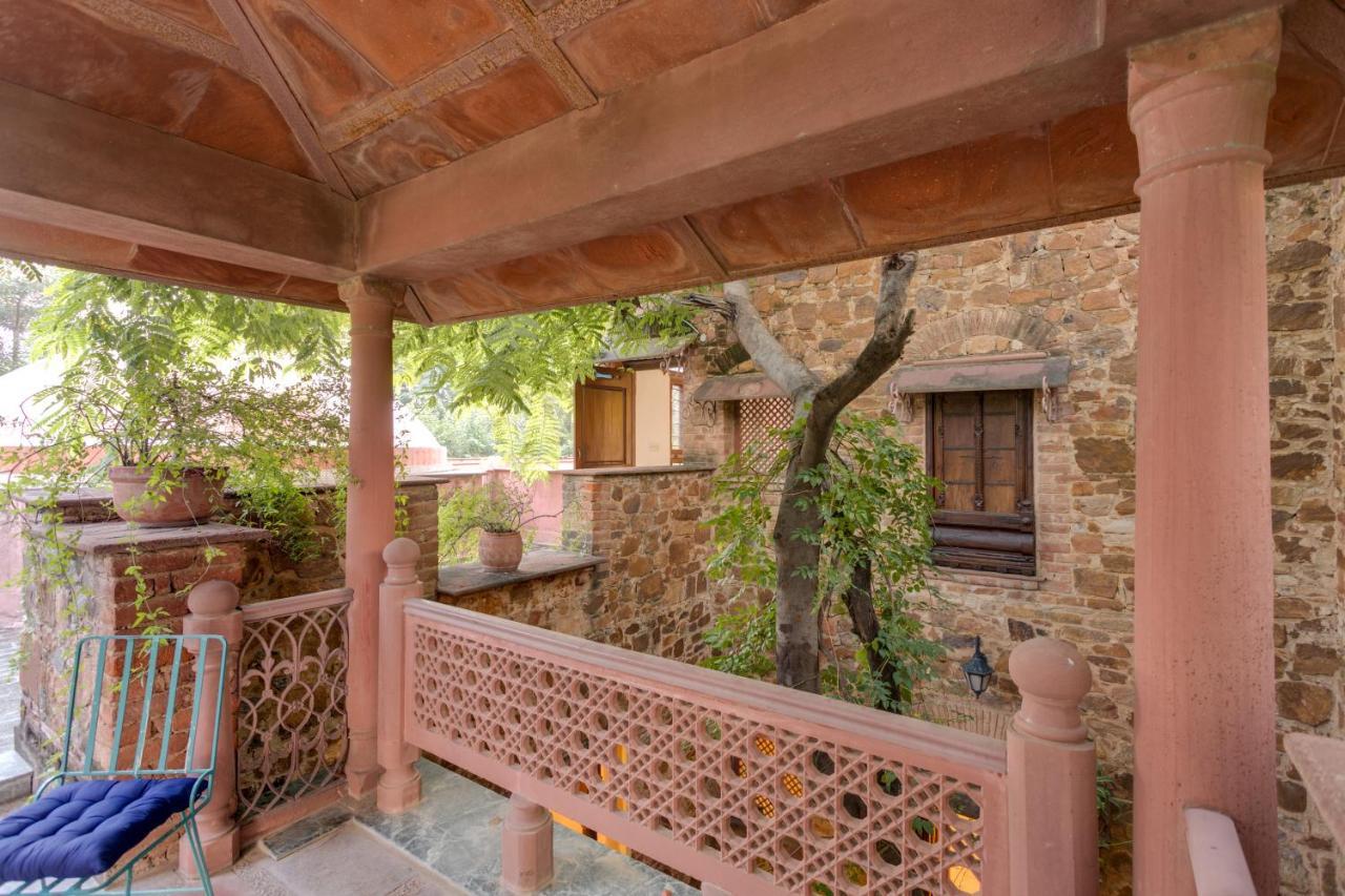 Hostie Chinar Haveli - Heritage Home With Pool, غورغاون المظهر الخارجي الصورة
