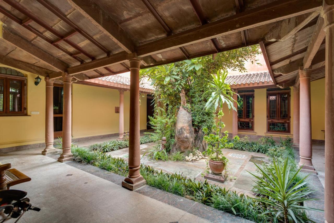 Hostie Chinar Haveli - Heritage Home With Pool, غورغاون المظهر الخارجي الصورة