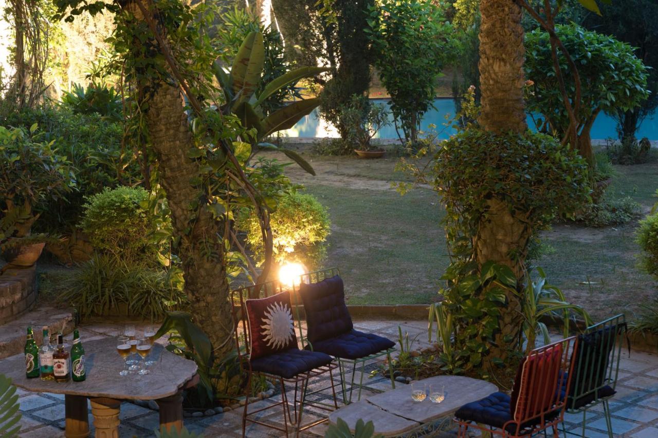 Hostie Chinar Haveli - Heritage Home With Pool, غورغاون المظهر الخارجي الصورة